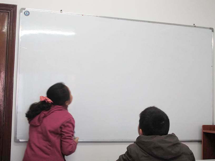 积极，向优秀学生看齐